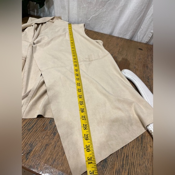 PREMISE beige faux leather sleeveless open front cardigan size S - Picture 4 of 7